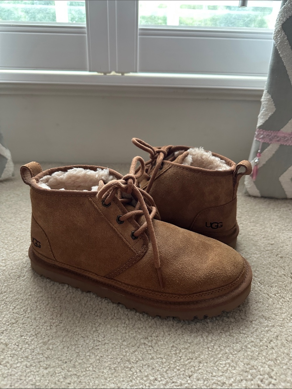 UGG Women’s Neumel Boots – Size 7 – Chestnut